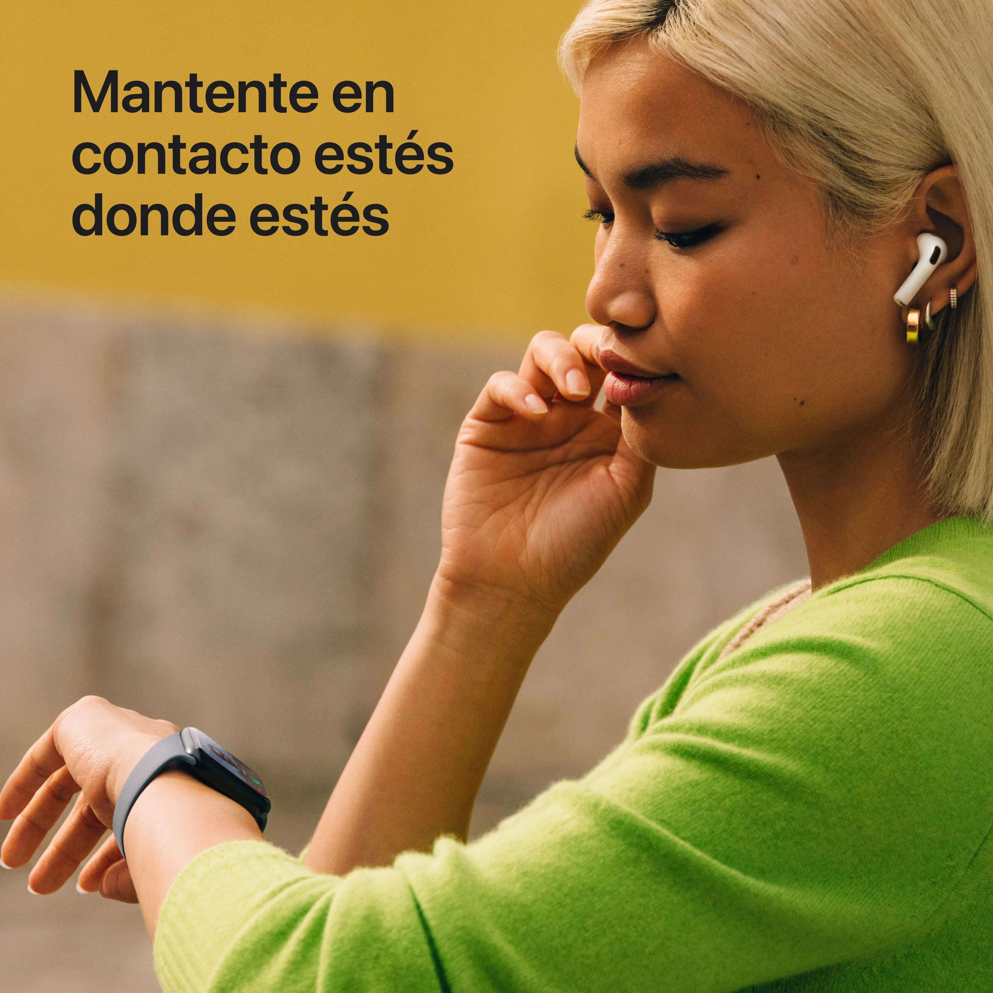 Apple Watch SE 3 GPS + Cellular • Caja de aluminio blanco estelar de 40 mm • Correa deportiva blanco estelar - S/M - Image 4