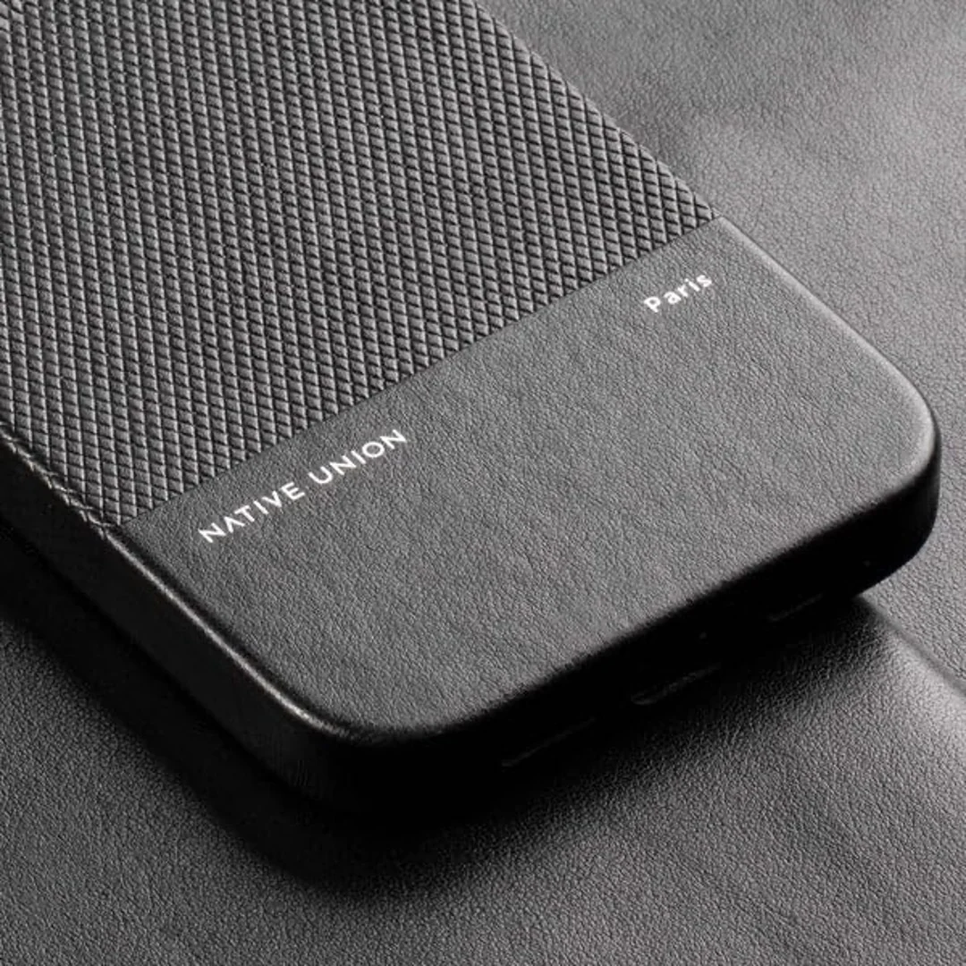 CLASSIC CASE MAGSAFE 15 PRO BIOBASED BLK - Image 2