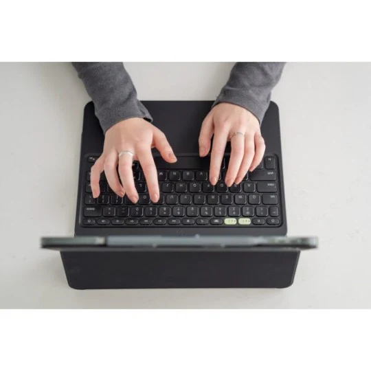 TECLADO ZAGG PRO KEYS 2 IPAD AIR 13 M2